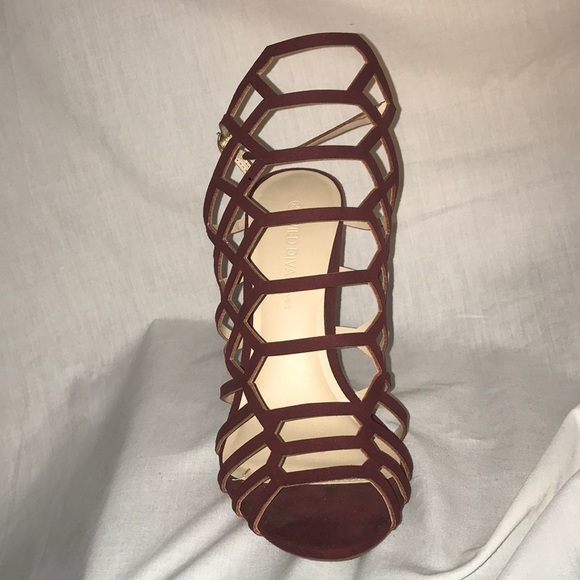 Wine color heels - Picture 2 of 3